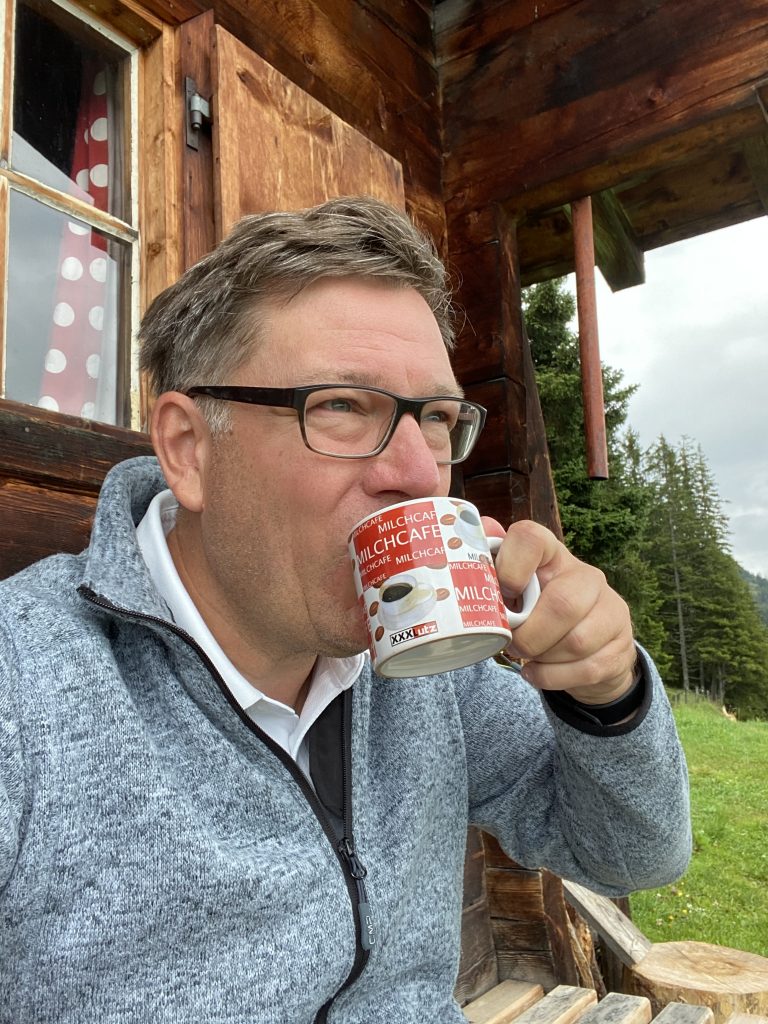 Der Morgen danach; Kaffee vor der Hütte